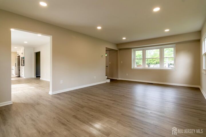 Property Photo:  4 Overbrook Road  NJ 08873 