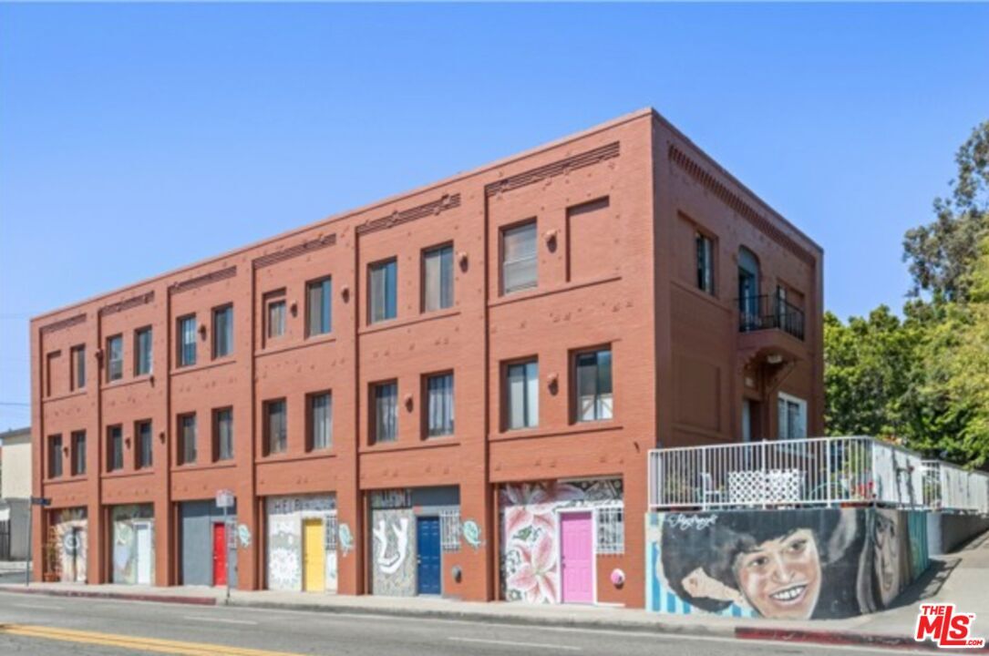 Property Photo: 101 Dudley Ave, Unit 310 CA 90291