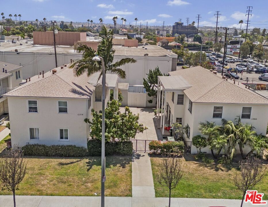 Property Photo:  12314 Washington Pl  CA 90066 
