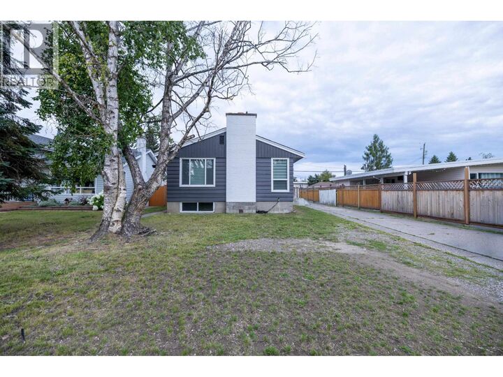 242 Lyon Street — photo 1