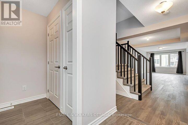 Property Photo: 135 Lanceleaf Way ON K2V 0K7
