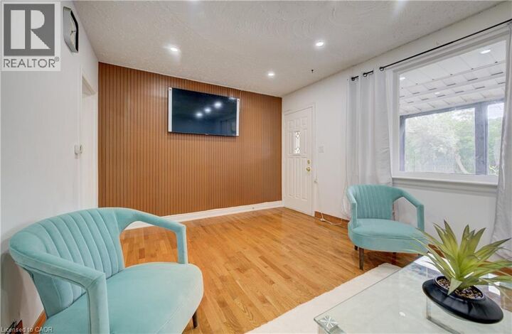 Property Photo:  182 Avalon Place  ON N2M 4N8 
