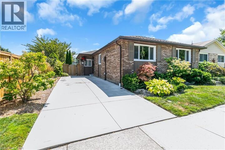 Property Photo:  12 Earl Drive  ON N7M 5Z2 