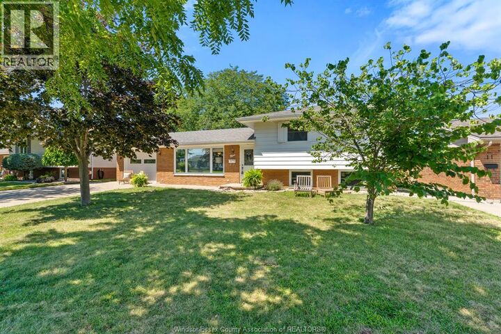Property Photo:  9 Rickway Drive  ON N8H 2M3 
