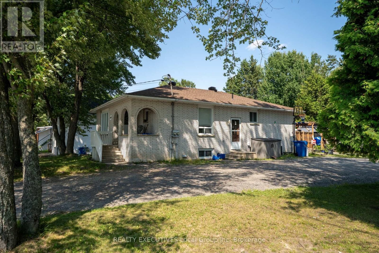 Property Photo: 408 Nipissing Street ON P2B 3E3