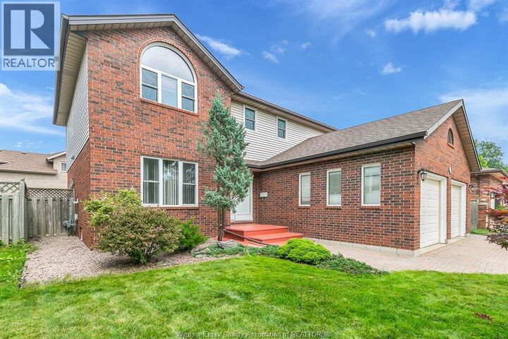 Property Photo: 2862 Mangin Crescent ON N9E 4K9