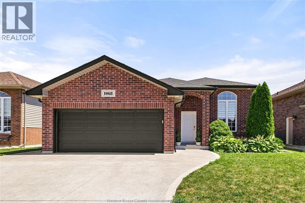 Property Photo:  1068 Thunderbay Avenue  ON N8P 0C1 