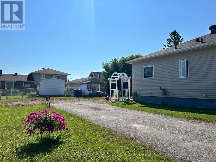 Property Photo:  12 Erickson Avenue  ON P5N 2K7 