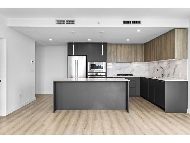 20065 85 Avenue 1407 — photo 1