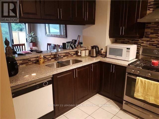 Property Photo: 2080 Leanne Boulevard 84 ON L5K 2S6