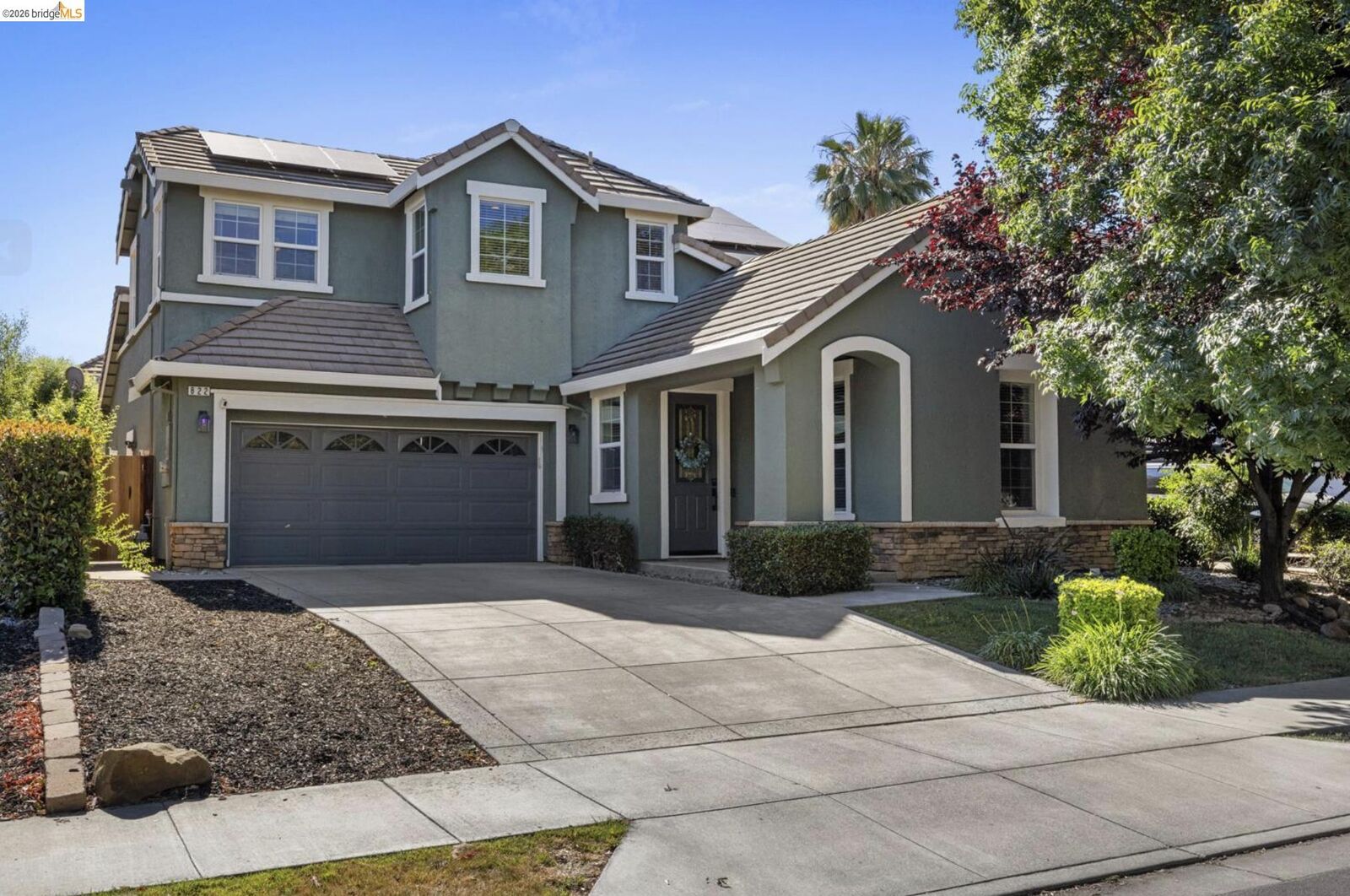 Property Photo: 822 Shasta Daisy Dr CA 94513