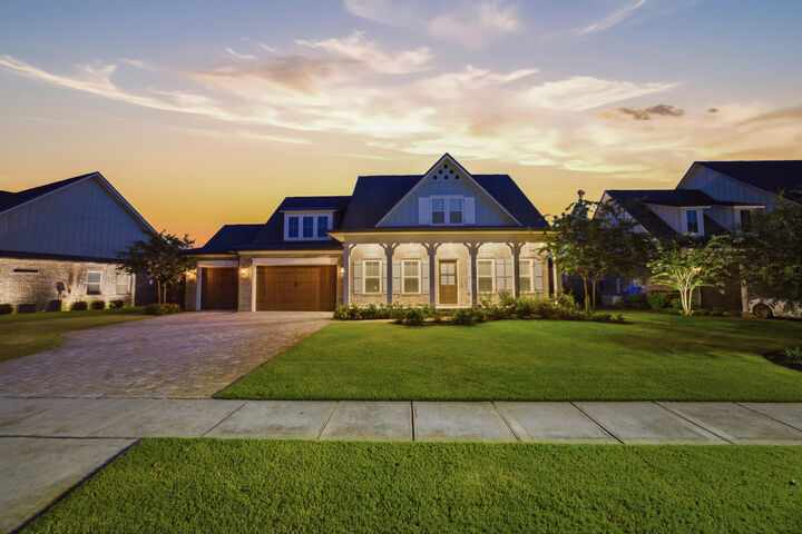 Property Photo:  121 Revana Way  FL 32439 