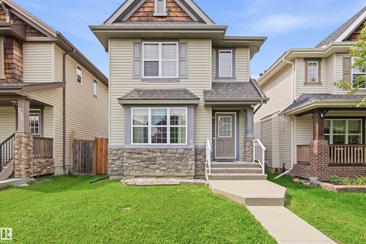 204 59 Street SW — photo 1