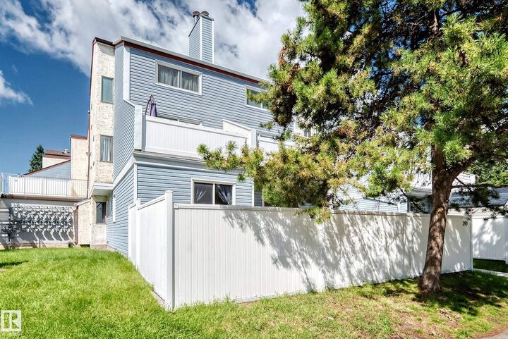 Property Photo: 290 Lancaster Terrace NW AB T5X 5T7