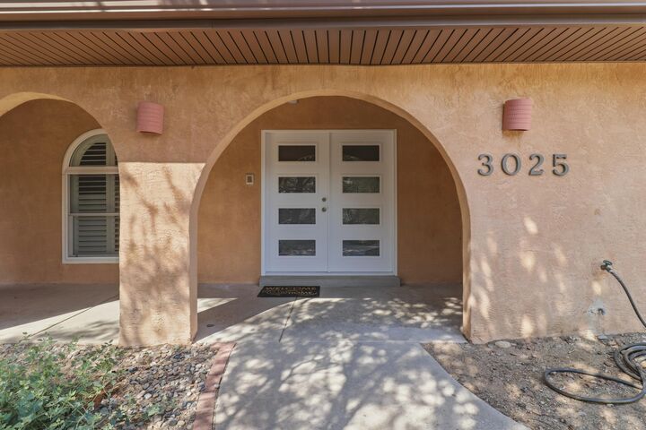 Property Photo:  3025 Palo Alto Drive NE  NM 87111 