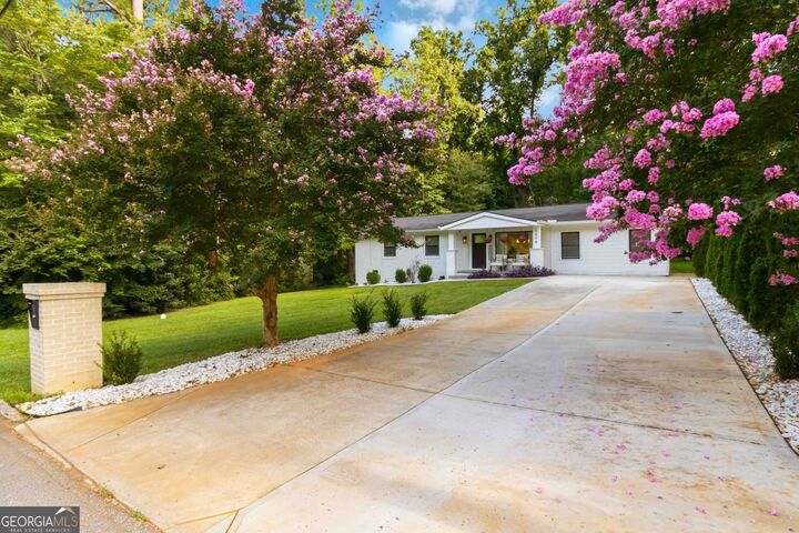 Property Photo: 3638 Sheffield Place GA 30084