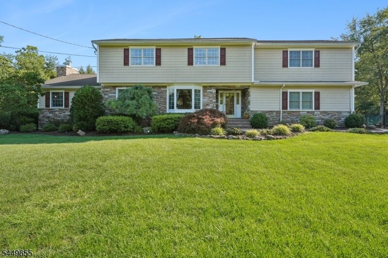Property Photo: 9 Pitcairn Dr NJ 07068