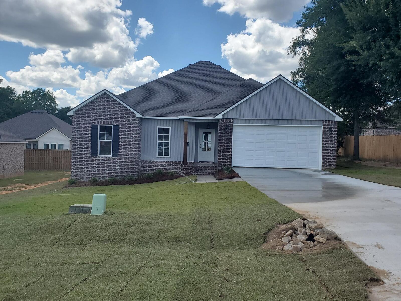 Property Photo:  10 Harvard Oak  MS 39402 