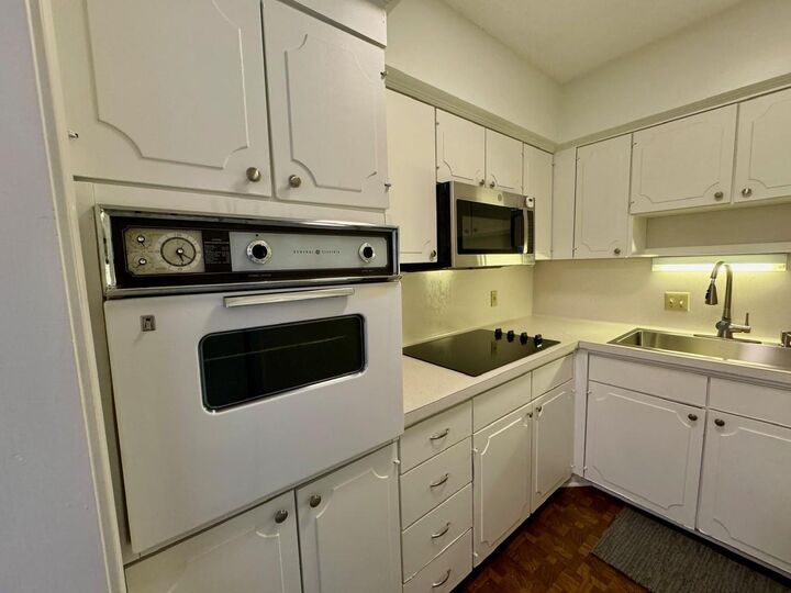 Property Photo: 2601 Bellefontaine Street B301 TX 77025