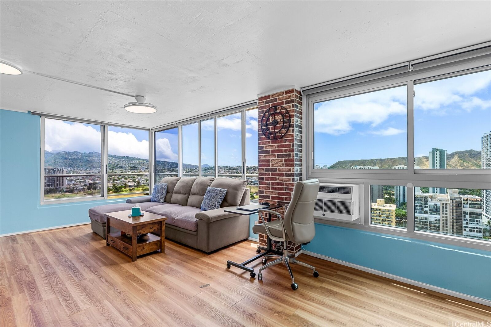 Property Photo:  2421 Tusitala Street 2501  HI 96815 