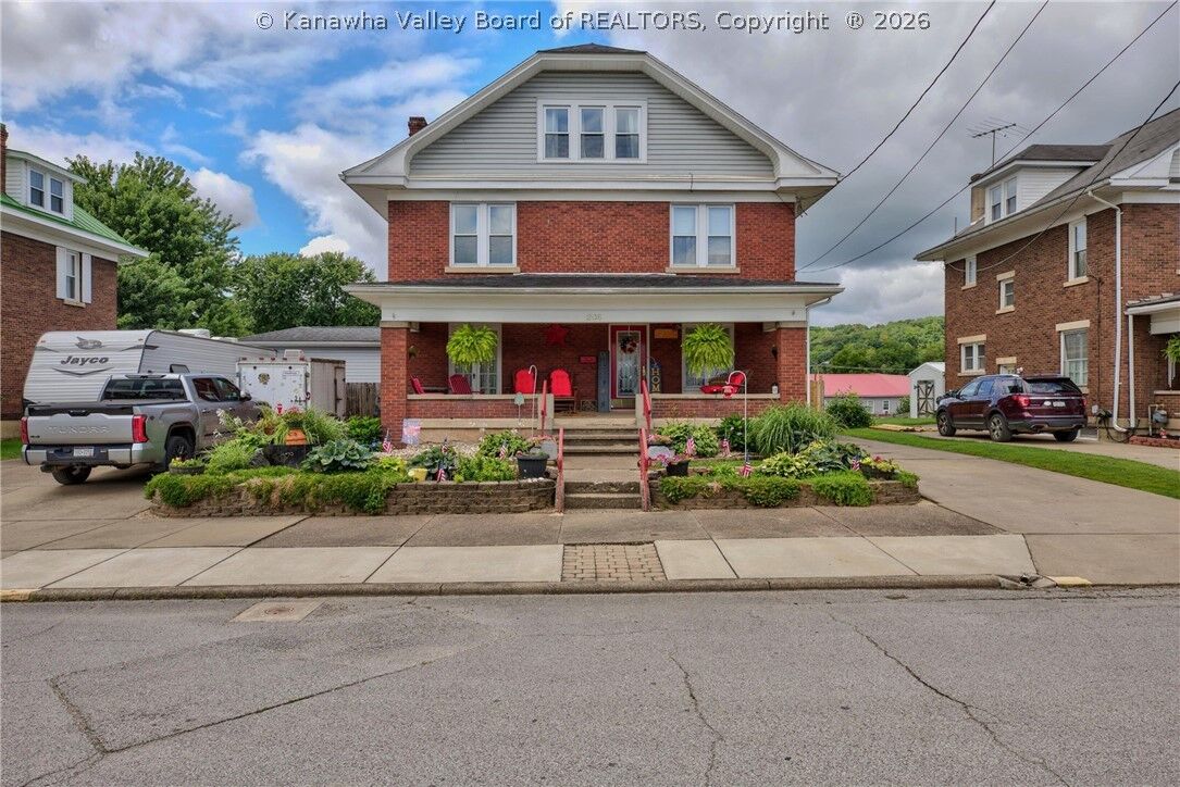 Property Photo:  208 Race Street  WV 26164 