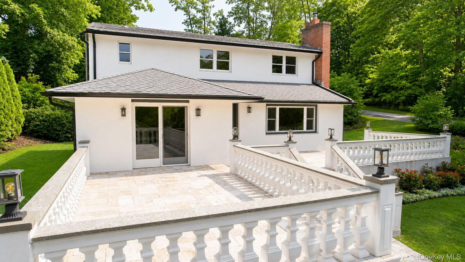 Property Photo:  4 Hickory Drive  NY 10541 