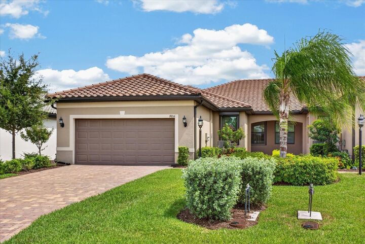 Property Photo:  7653 Summerland Cove  FL 34202 