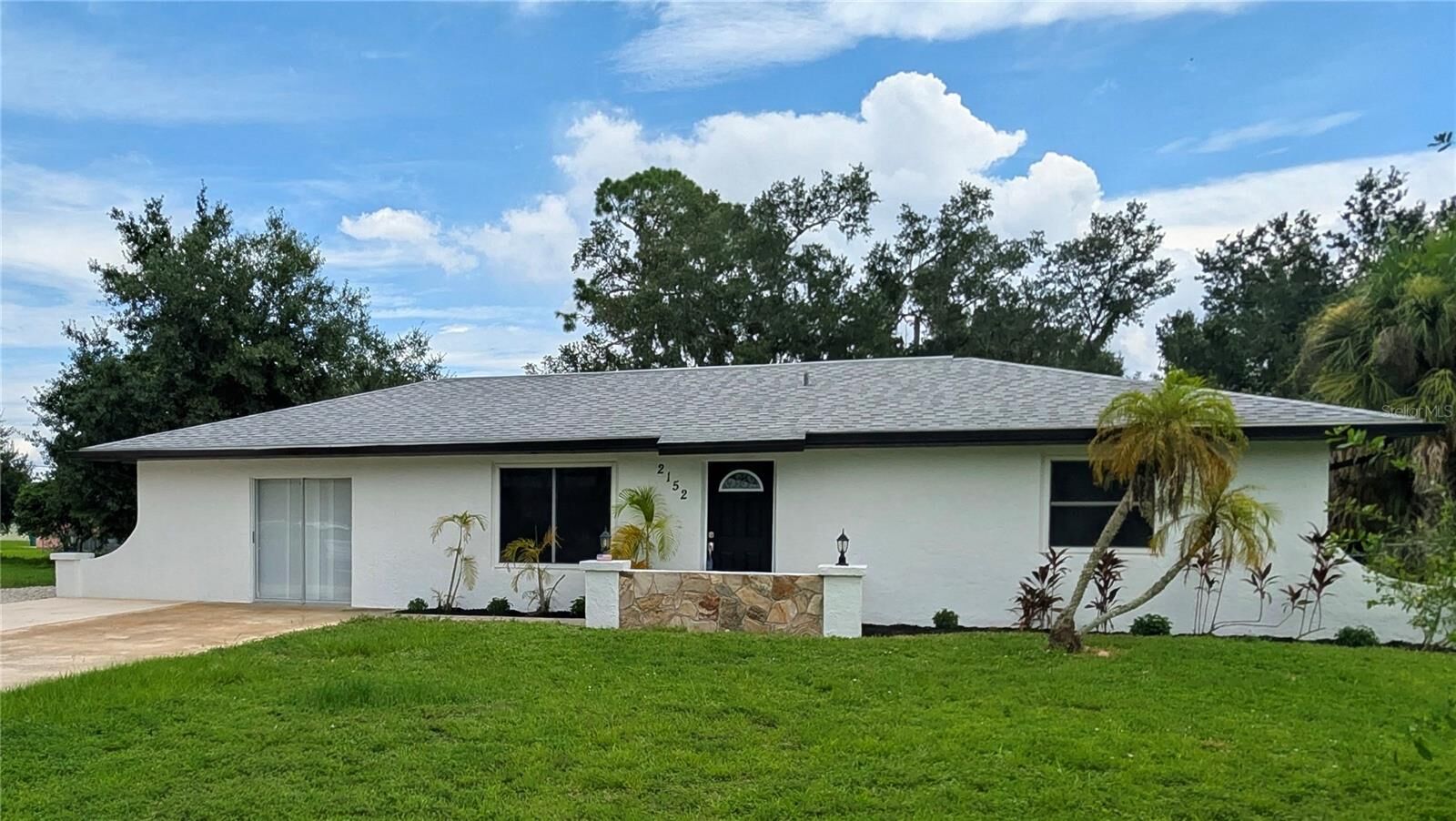 Property Photo: 2152 Basin FL 33952