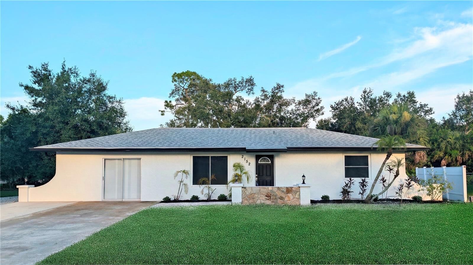 Property Photo: 2152 Basin FL 33952