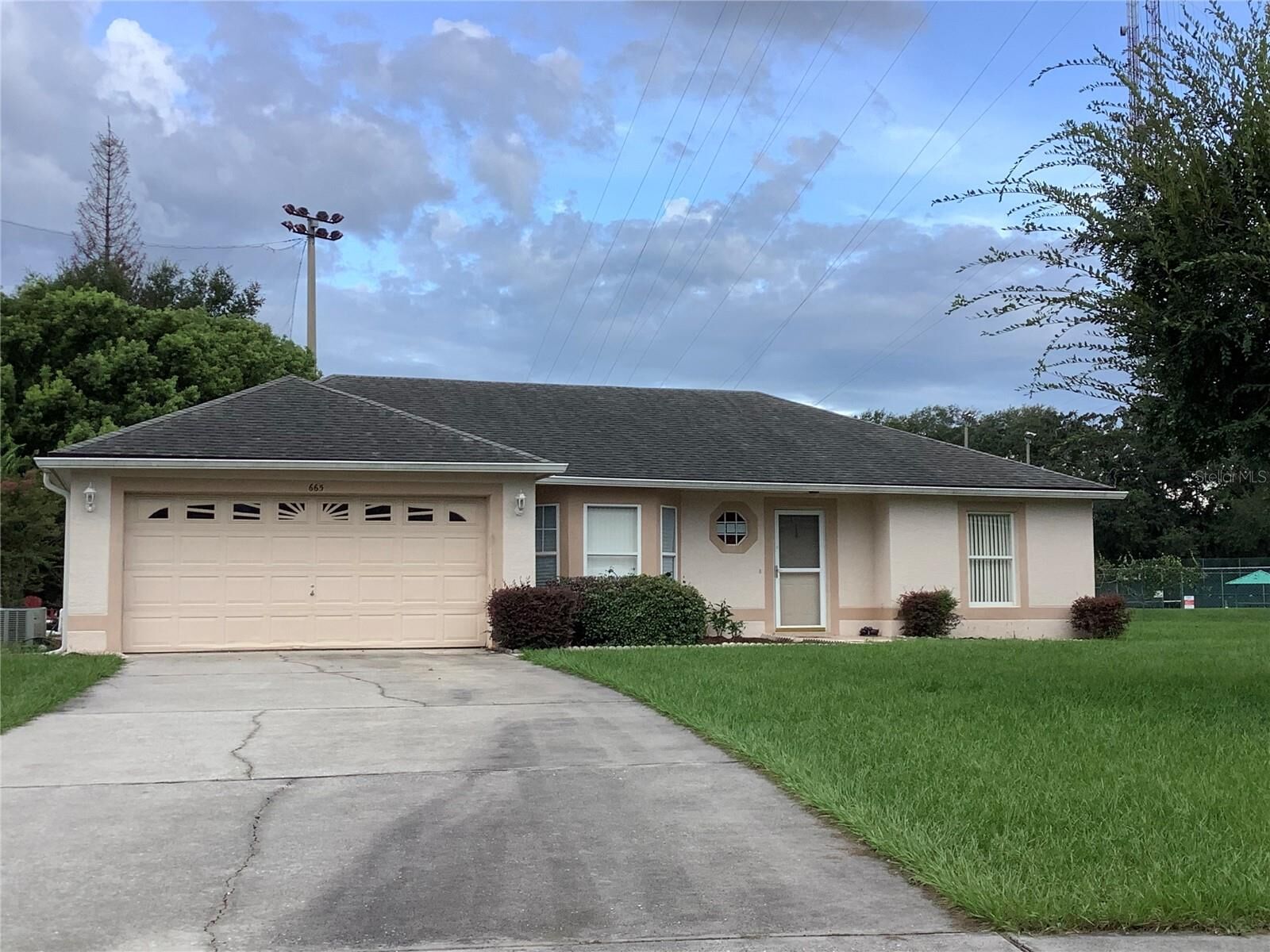 Property Photo:  665 Stevelynn Circle  FL 34787 