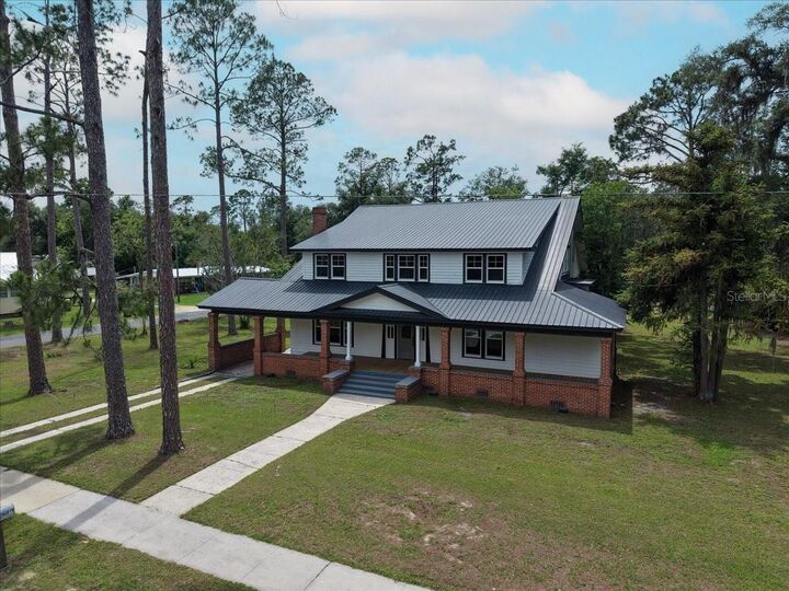 Property Photo: 1103 N Jefferson Street FL 32347