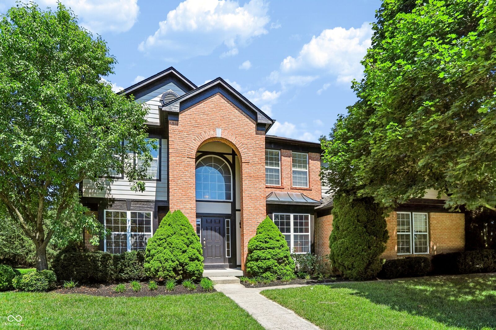Property Photo: 6216 Salisbury Lane IN 46062
