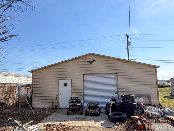 Property Photo: 1028 W Old Highway C MO 63730