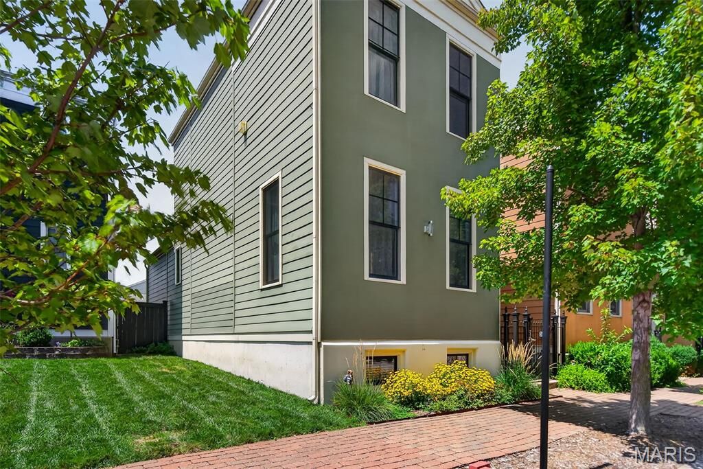 Property Photo:  3471 Hiram Street  MO 63301 