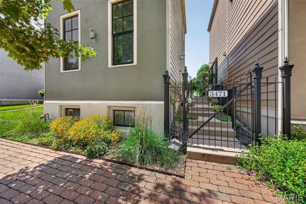 Property Photo: 3471 Hiram Street MO 63301
