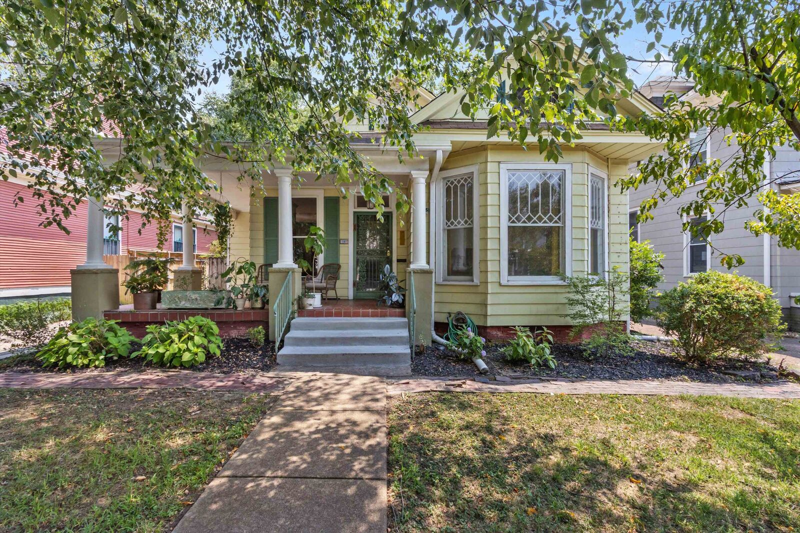 Property Photo:  1197 Sledge Ave  TN 38104 
