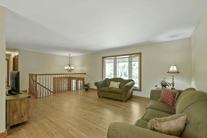 Property Photo:  1120 Concord Lane  IL 60192 