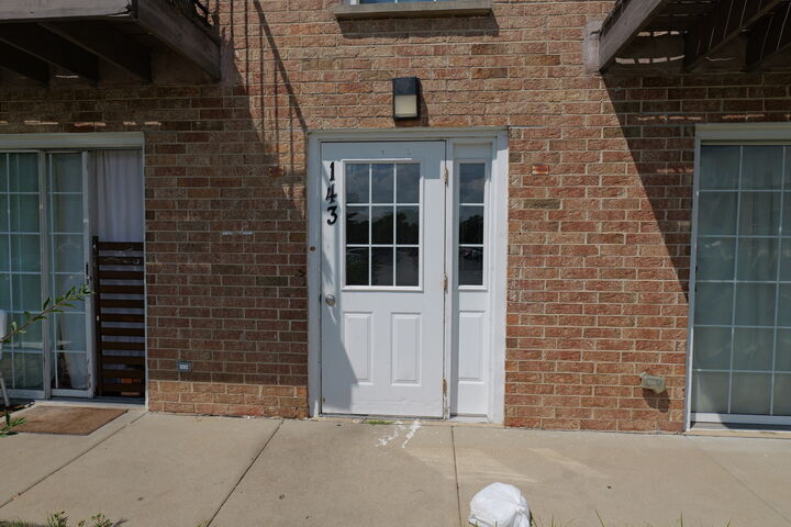 Property Photo:  143 W Elk Trail 141  IL 60188 