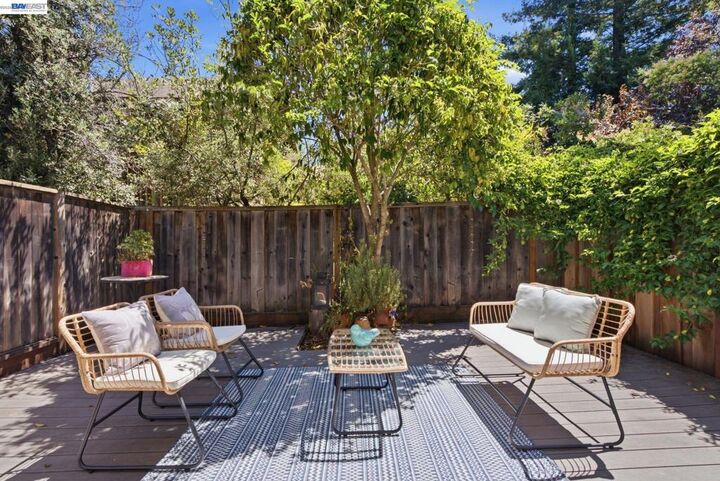 Property Photo:  2603 Benvenue Ave 3  CA 94704 