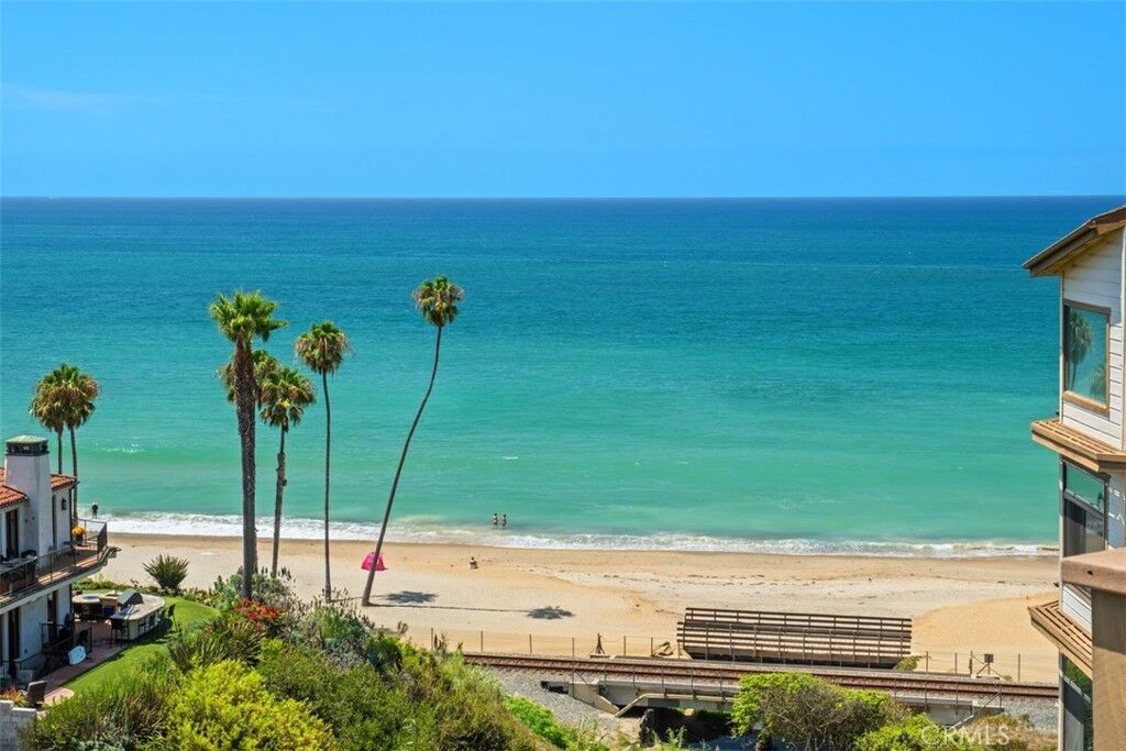 Property Photo: 410 Pasadena Ct 15 CA 92672
