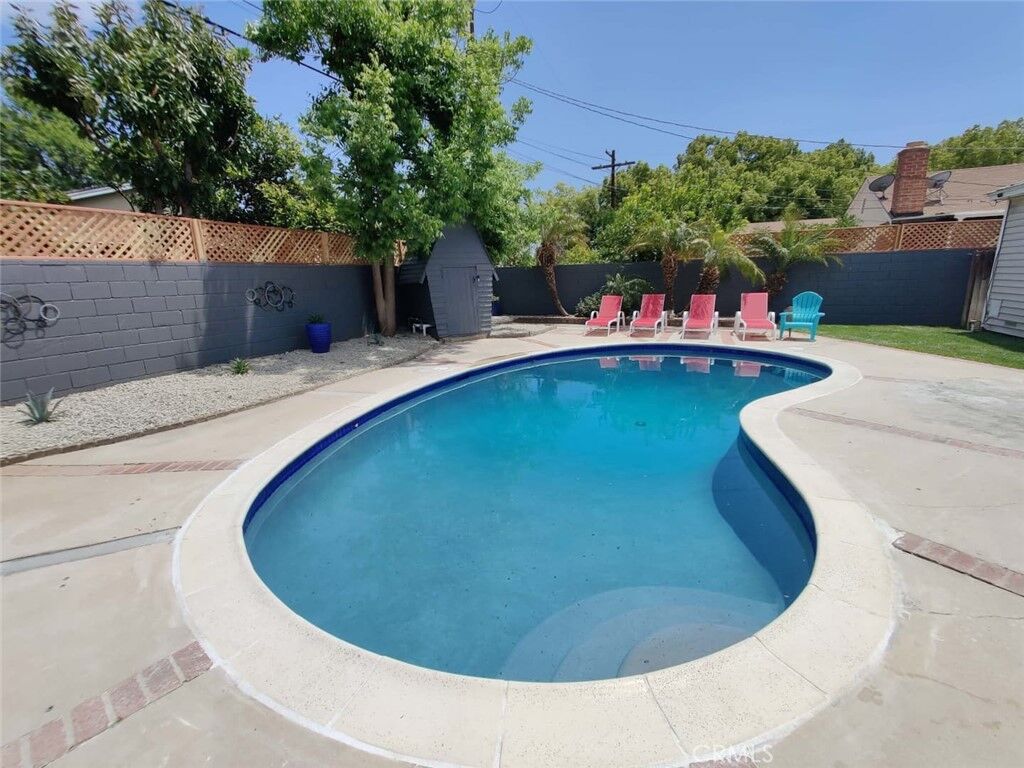 Property Photo: 6838 Bertrand CA 91335