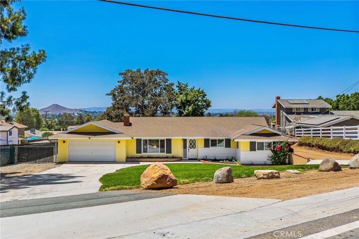 Property Photo: 4430 Crestview CA 92860