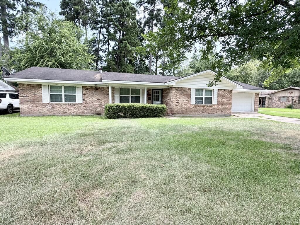 Property Photo: 608 Willow Bend Drive TX 75901