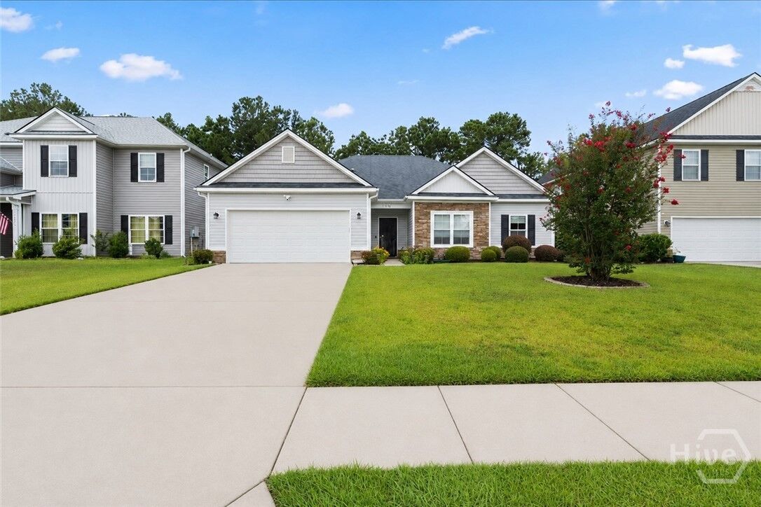 Property Photo: 128 Waverly Way GA 31407