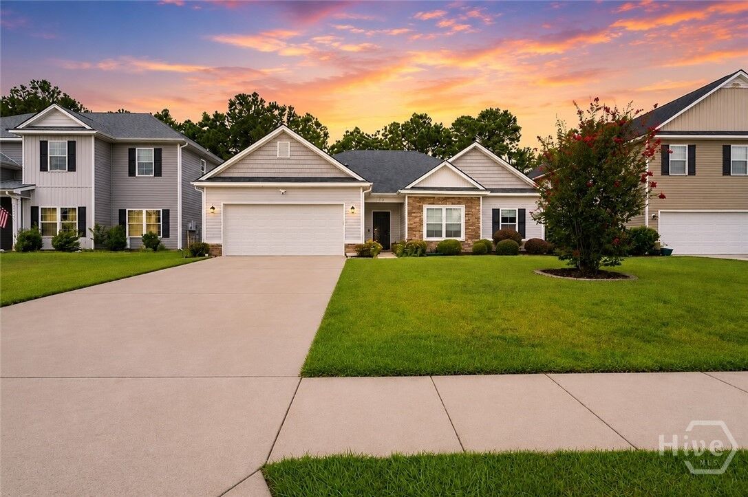 Property Photo: 128 Waverly Way GA 31407