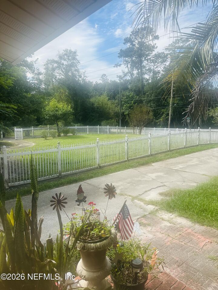 Property Photo: 1381 Hamilton Street FL 32205