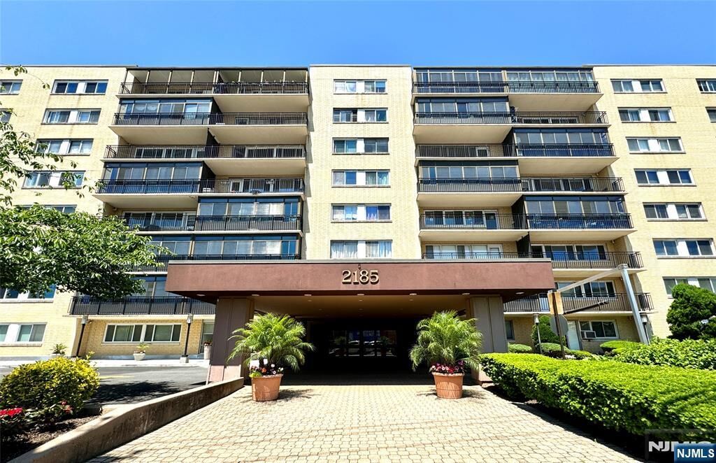 Property Photo: 2185 Lemoine Avenue 4A NJ 07024