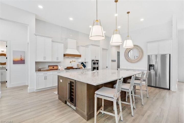 Property Photo: 8904 Nevis Way FL 34112