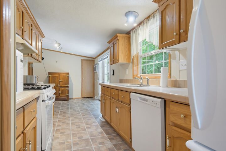Property Photo: 48 Sparrow Drive NH 03825