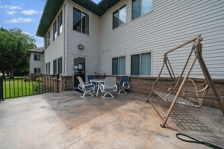 Property Photo: 912 Hawthorne Street 104 MN 56308